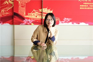 用激情谱写教育华章——孙丽雅